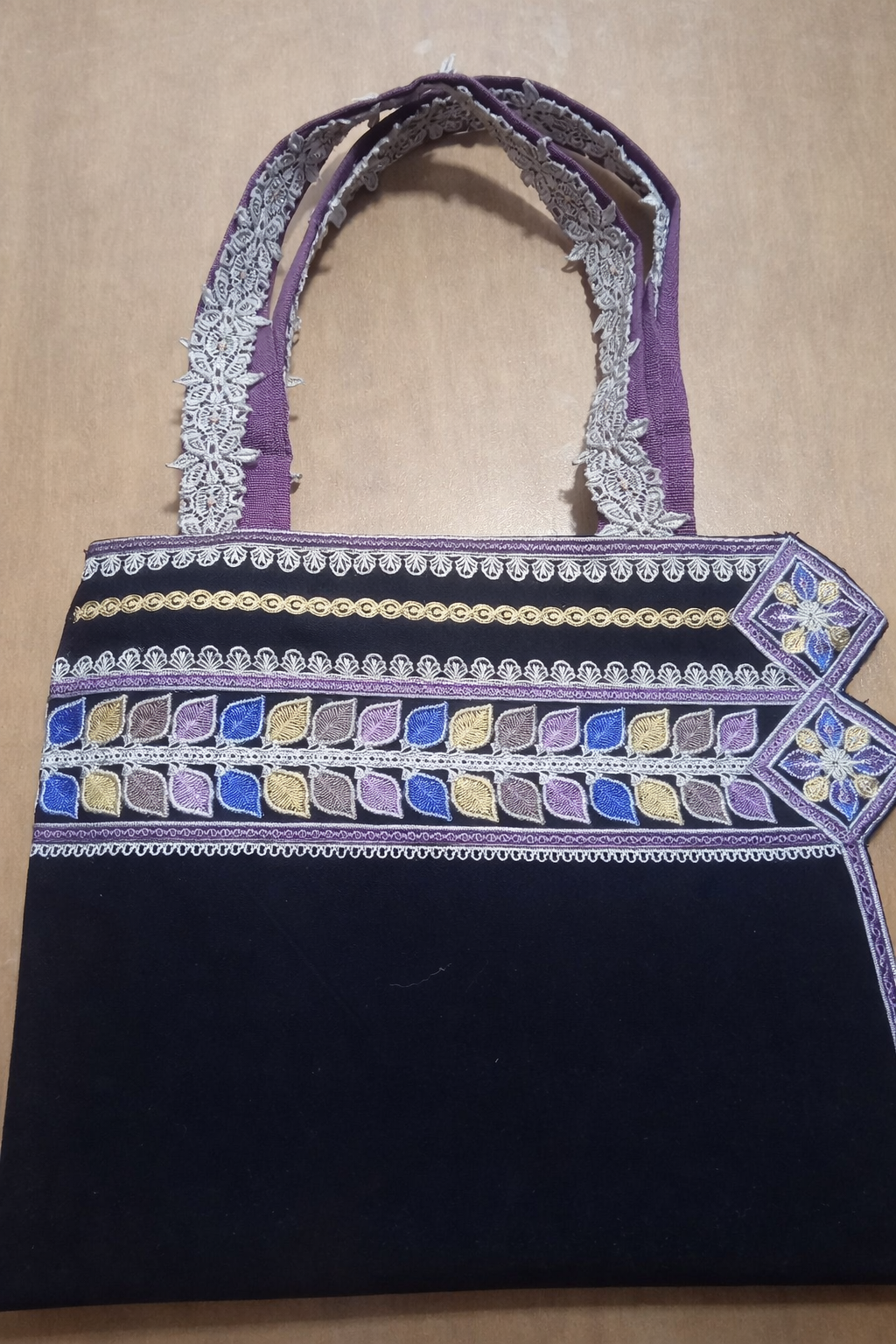 Handmade Palestinian Tatreez Handbag 5