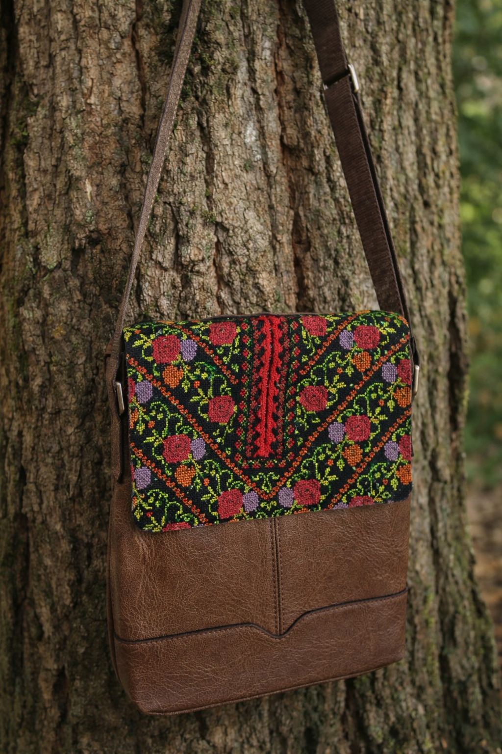 Handmade Palestinian Tatreez Embroidery Crossbody Bag 3