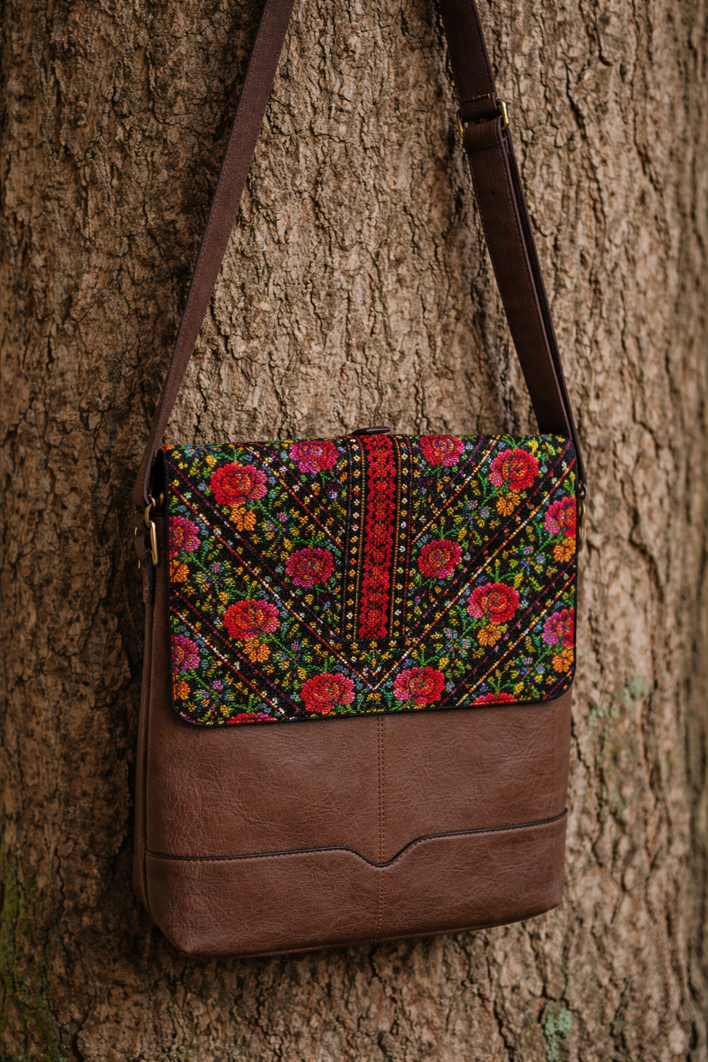 Handmade Palestinian Tatreez Embroidery Crossbody Bag 1