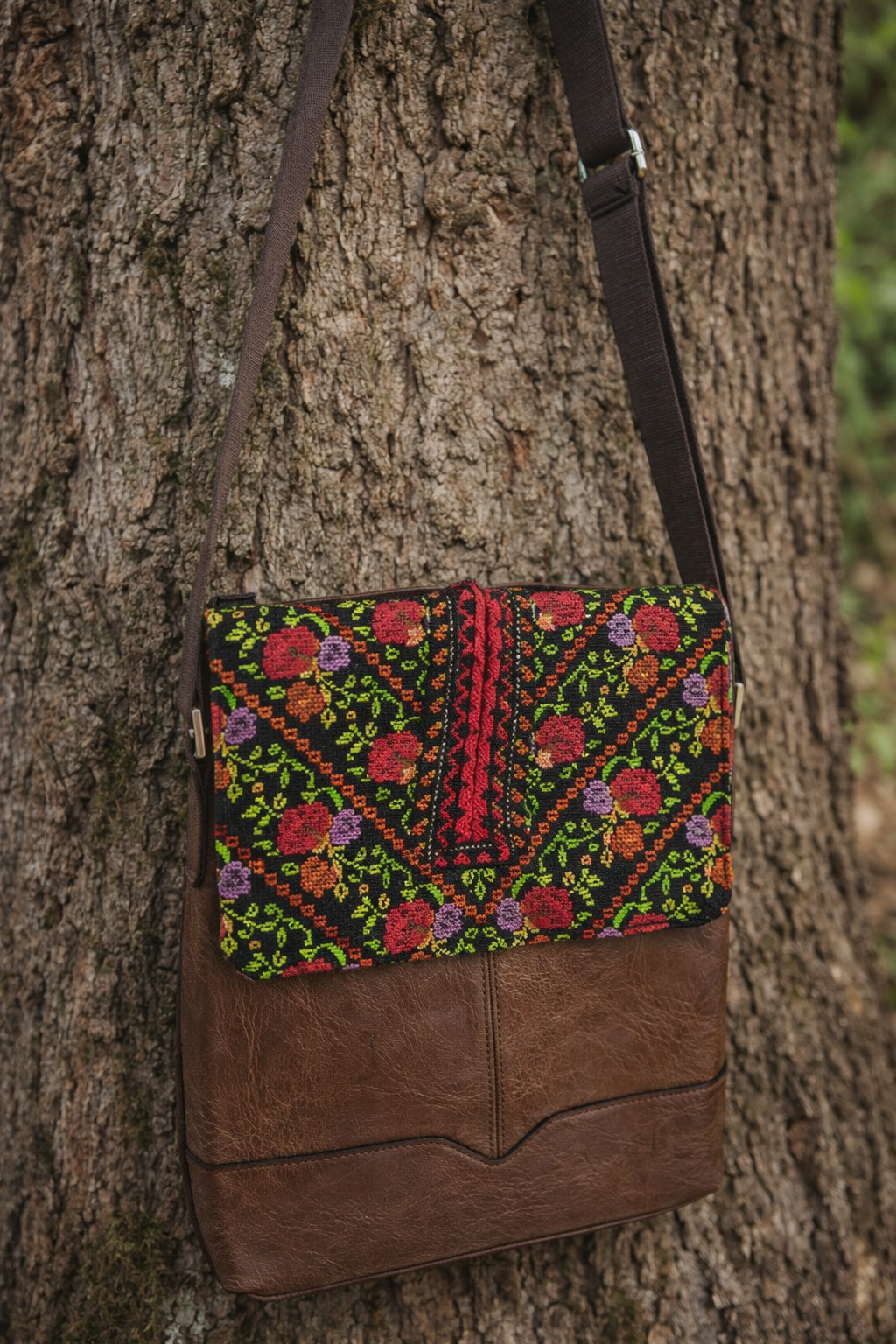 Handmade Palestinian Tatreez Embroidery Crossbody Bag 2