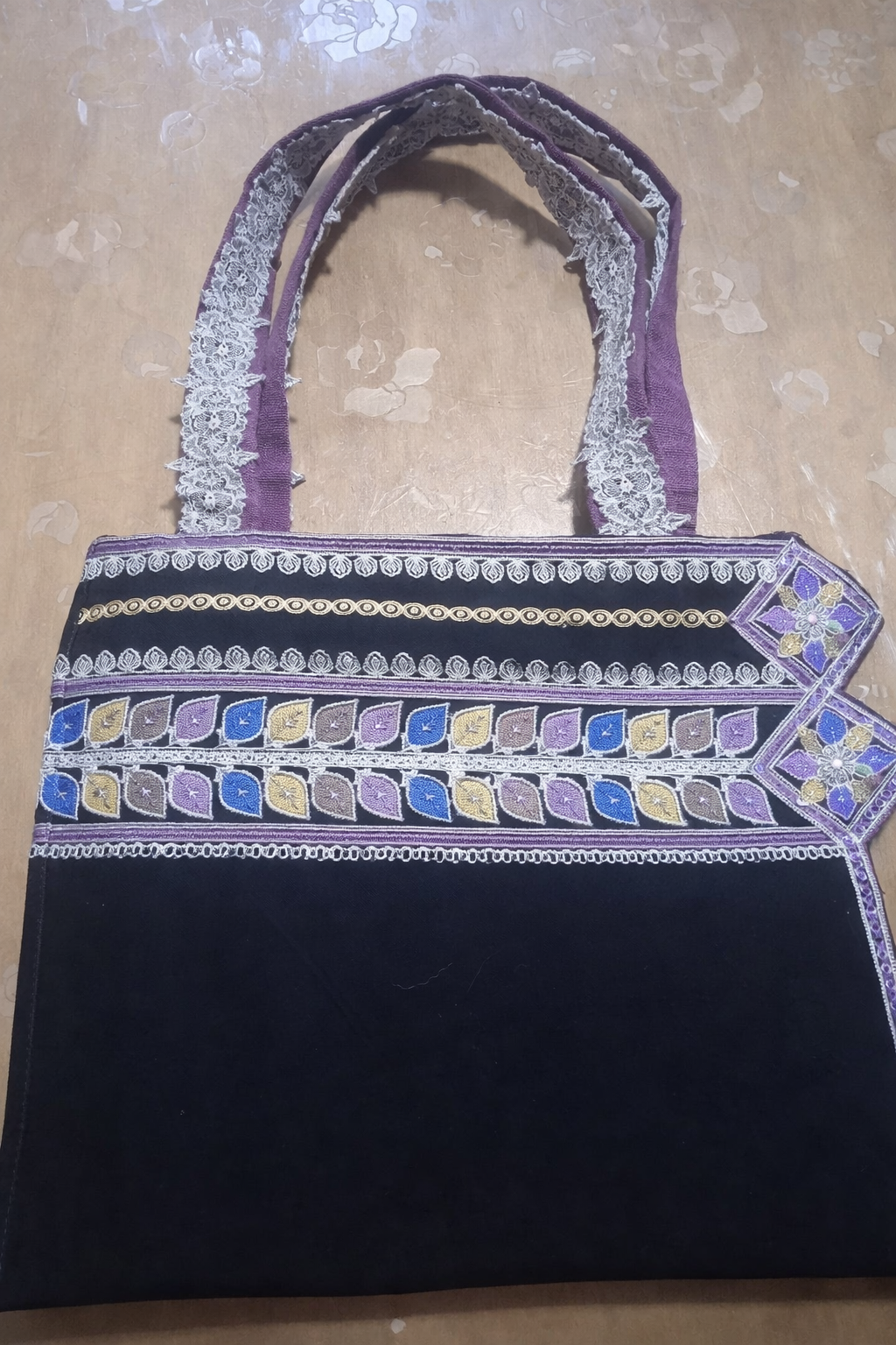 Handmade Palestinian Tatreez Handbag 4